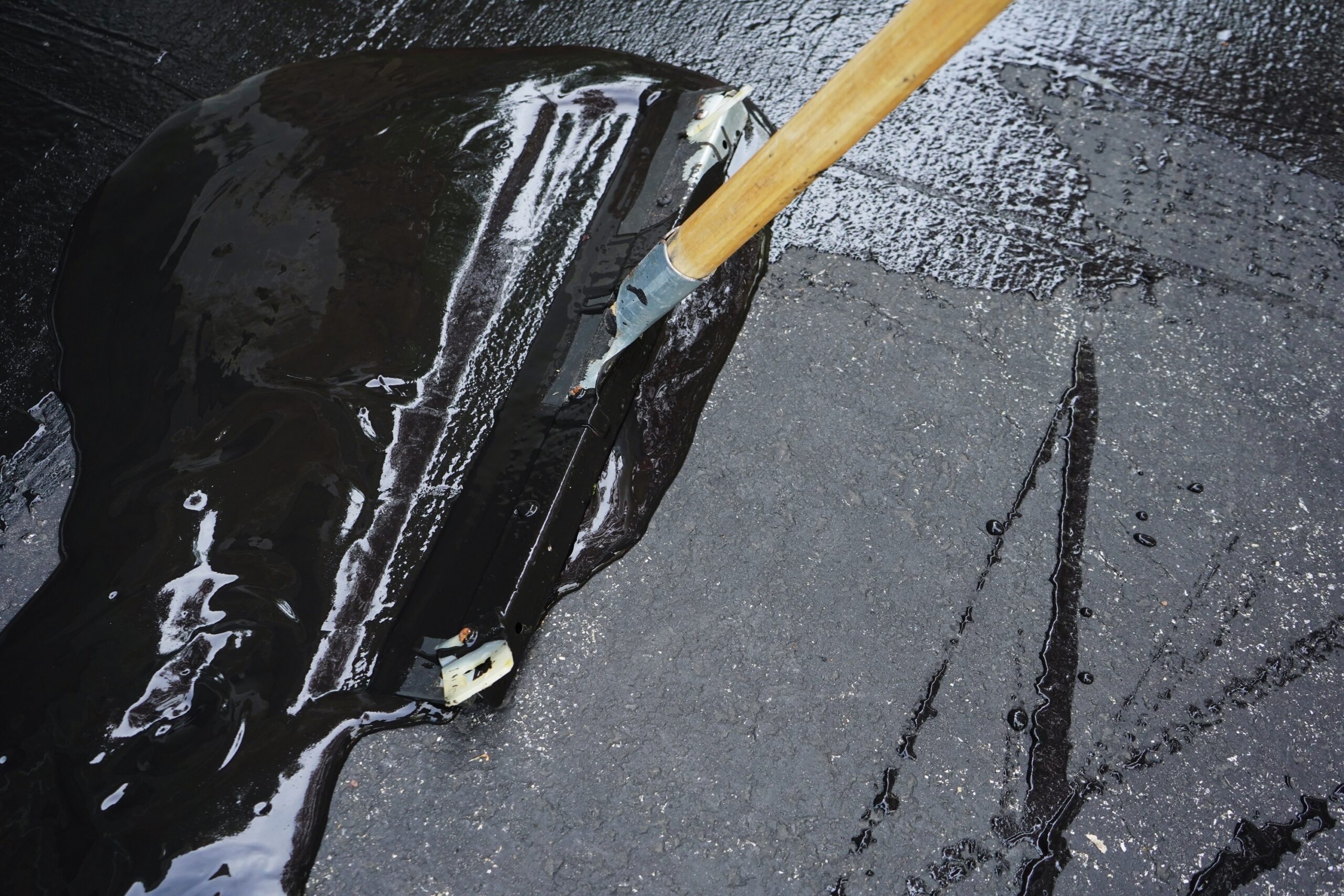 What Does Sealcoating Cost in NJ? A Homeowner’s Guide